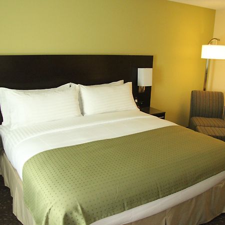 Holiday Inn Greensboro Coliseum By Ihg Esterno foto