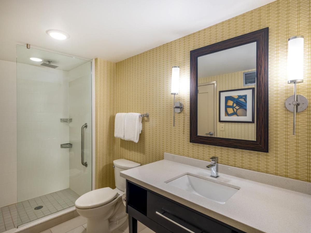 Holiday Inn Greensboro Coliseum By Ihg Esterno foto