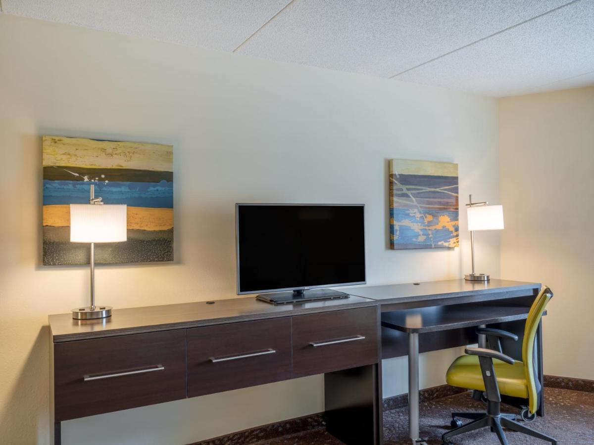 Holiday Inn Greensboro Coliseum By Ihg Esterno foto