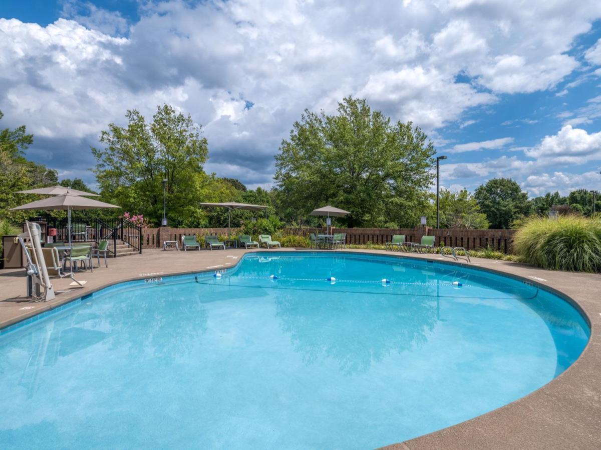Holiday Inn Greensboro Coliseum By Ihg Esterno foto