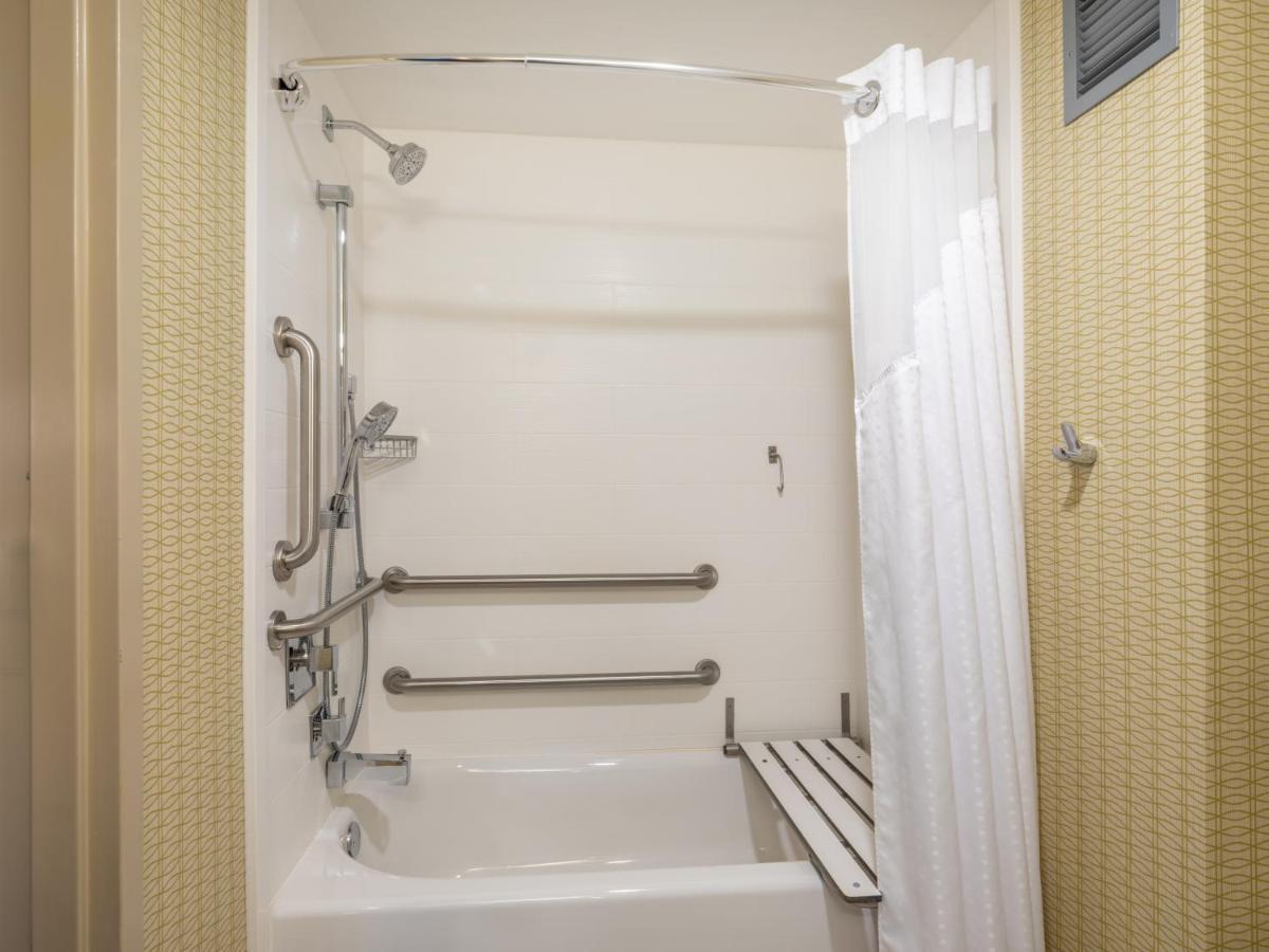 Holiday Inn Greensboro Coliseum By Ihg Esterno foto