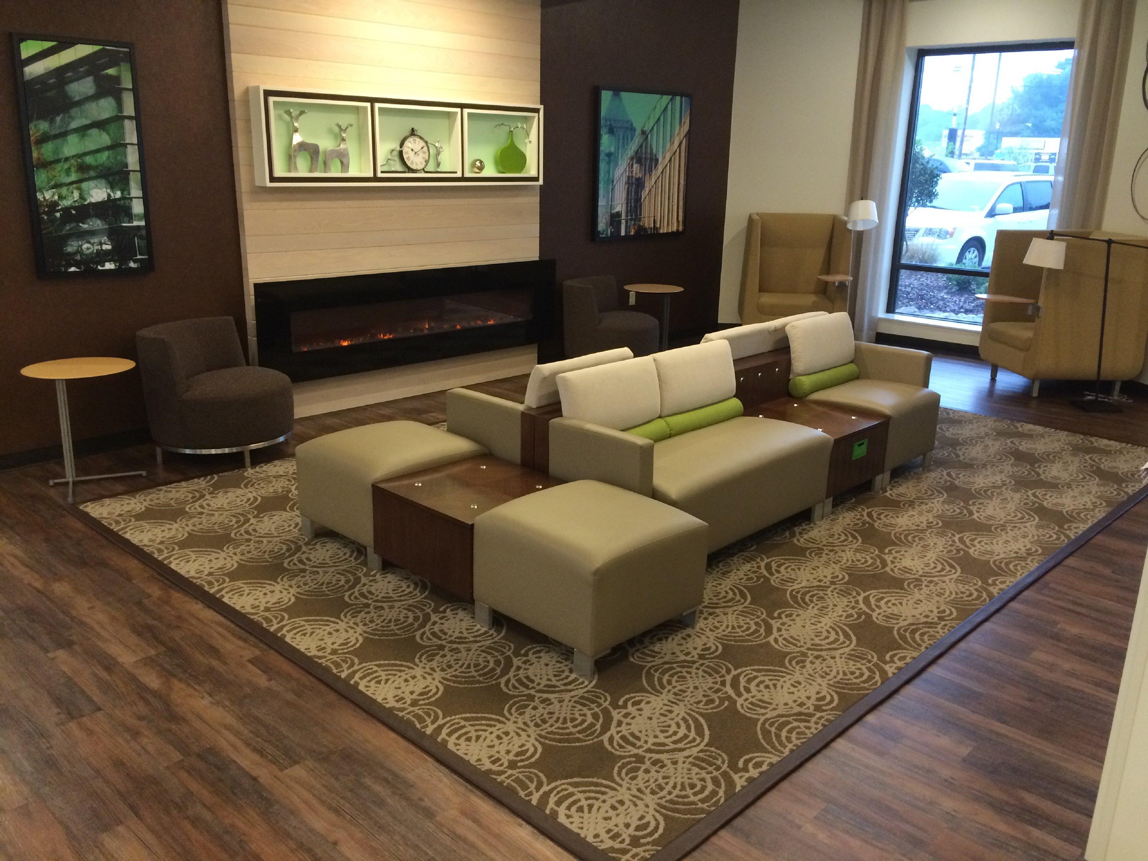 Holiday Inn Greensboro Coliseum By Ihg Esterno foto