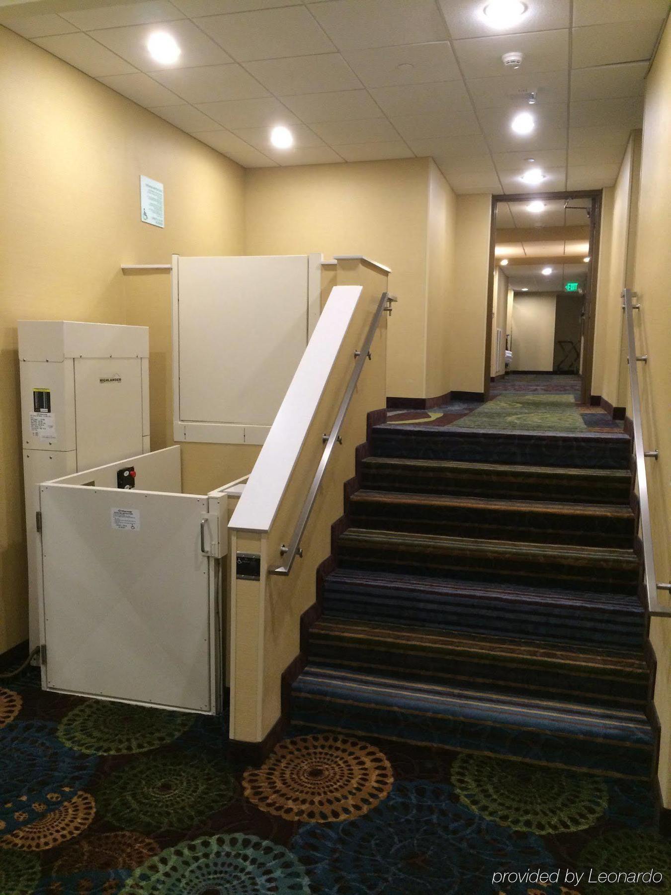 Holiday Inn Greensboro Coliseum By Ihg Esterno foto